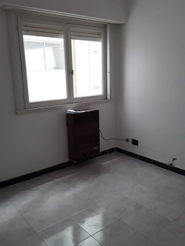 Imagen 1 de 8 de Departamento 2 Ambientes Lateral En Venta En Mar Del Plata