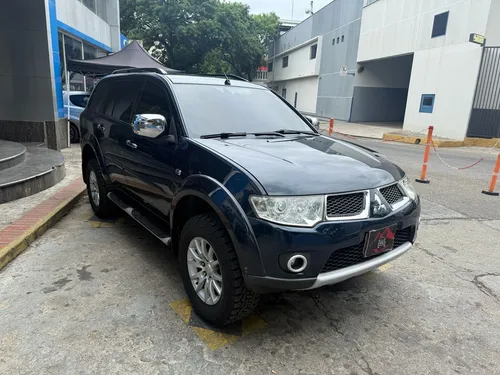Mitsubishi Montero 2014