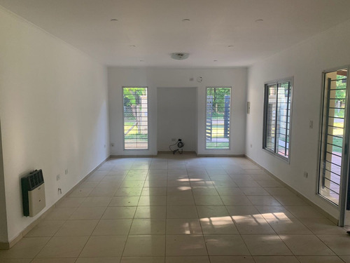 Imagen 7 de 27 de Venta Casa De 3 Dormitorios Con Pileta