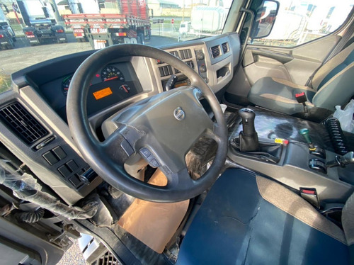 Imagem 4 de 4 de Volvo Vm 330 4x2 2014 Com Ar Condicionado