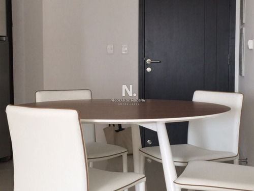 Apto 2 Dorm Y Medio, 2 Baños, Balcón- Ref: 1766