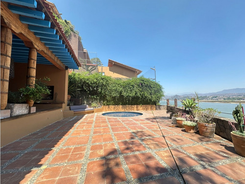Propiedad En Venta En Avandaro