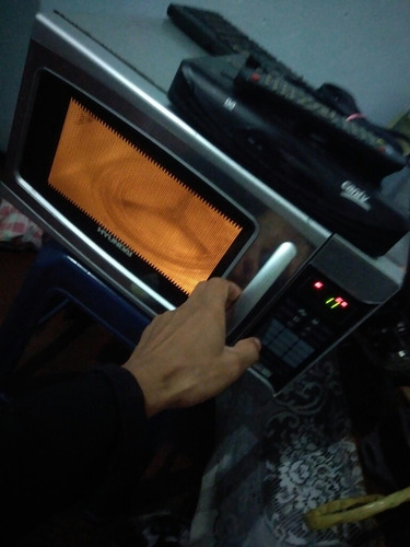 Horno Microondas Hyundai