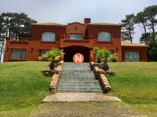 Espectacular Casa En Laguna Blanca