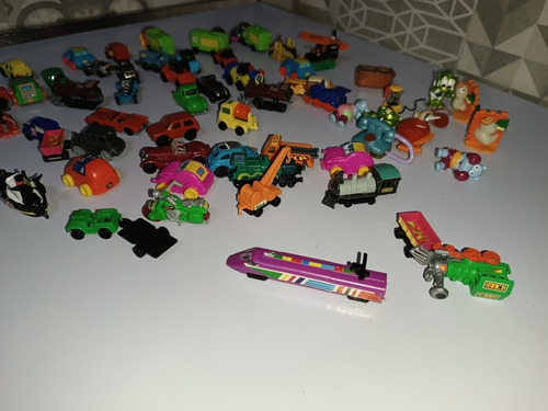 Lote De Carrinhos E Bonequinhos Kinder Ovo (Usado)