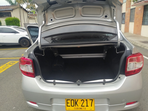 Renault Logan 2019 1.6 Expression / Life +