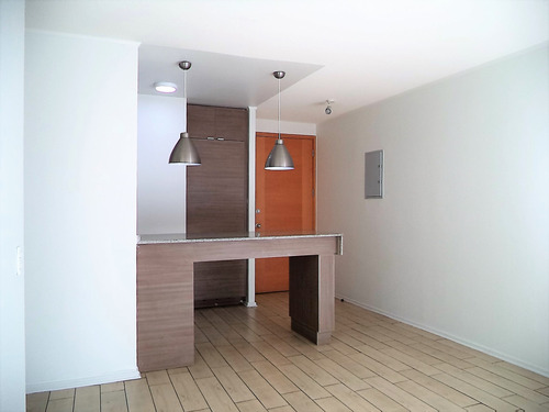 Arriendo Metro Santa Lucia / Carmen / Marin