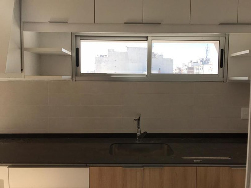 Apartamento 3 Dormitorios ,sobre Principal Avenida