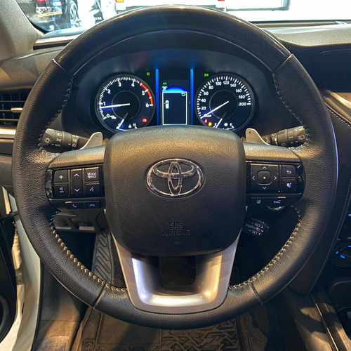 Imagem 8 de 15 de Toyota Sw4 2021 2.8 Tdi Srx 7l 4x4 Aut. 5p 204 Hp