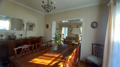 Casa Tradicional En Barrio Residencial De Suárez Mujica