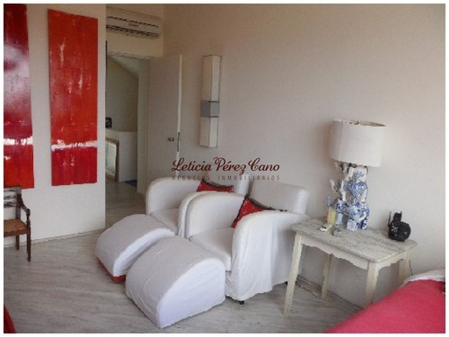 Venta Casa En El Chorro, 5 Dormitorios Hermosa Vista Al Mar - Ref: 16511