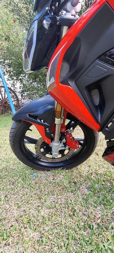 Imagen 2 de 7 de Benelli 180s Naket