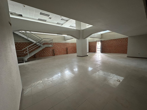 Local Comercial En Alquiler En La California