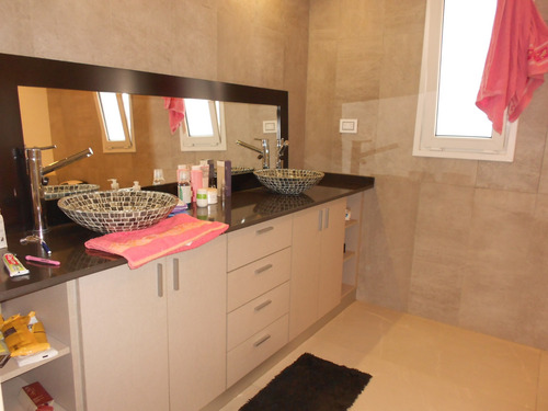 Casaquinta En Venta :: 5 Ambientes :: Parque Leloir :: 1745m