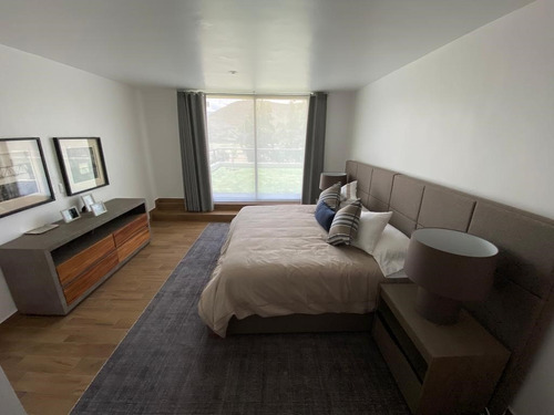 Renta Casa En La Peña, Valle De Bravo Acceso Al Lago Con Muelle Propio Completamente Amueblada, Gimnasio, Alberca Climatizada, Áreas Verdes, Jacuzzi, Ascensor, Estacionamiento
