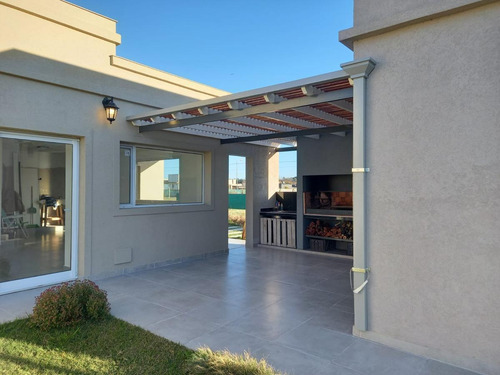 Imagen 20 de 30 de Venta De Casa A Estrenar En B° Los Álamos A Metros Del Acceso Oeste, Luján.