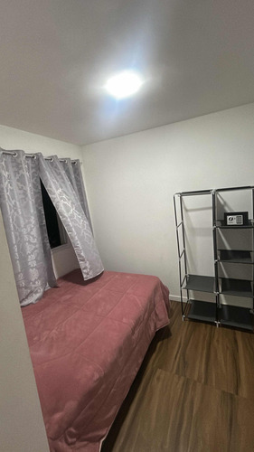 Apartamento 2 Quartos 1 Banheiro E Varanda