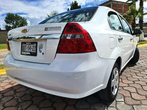Imagen 5 de 15 de Chevrolet Aveo 2017 1.6 Lt Mt