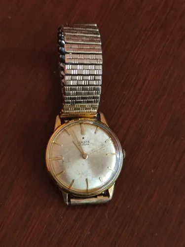 Reloj haste de cuerda sale