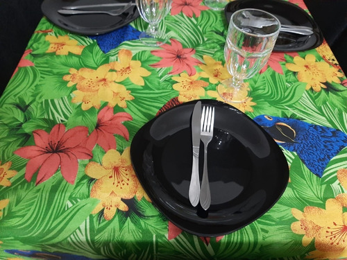 Imagem 3 de 6 de Toalha De Mesa Retangular 3,00 X 1,50 Araras 10 Lugares Amar
