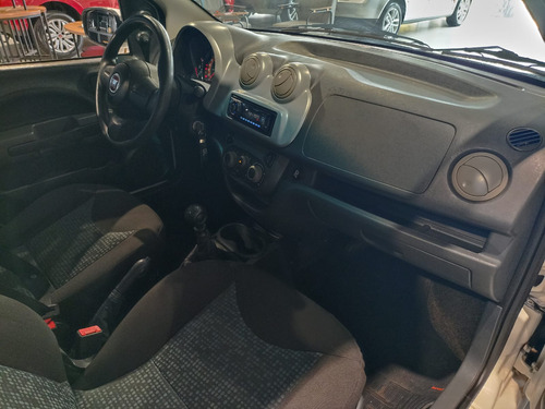 Fiat Uno Uno Attractive 1.4 8V (Flex) 4p
