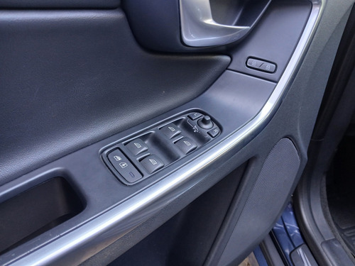 Volvo XC60 2.0 T5 DYNAMIC FWD TURBO GASOLINA 4P AUTOMÁTICO