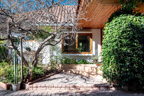 Casa Gran Espacio Y Jardin, Sector Con Seguridad .