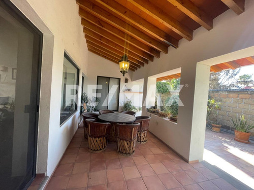 Casa En Renta En Privada En Hacienda De Los Cues En Villas Del Mesón En Una Planta
