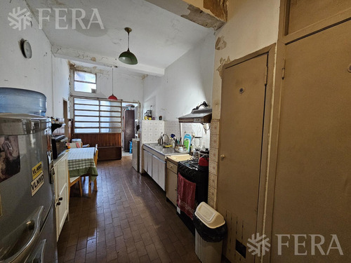Venta De Casa 5 Ambientes Con Fondo Libre En Adrogue