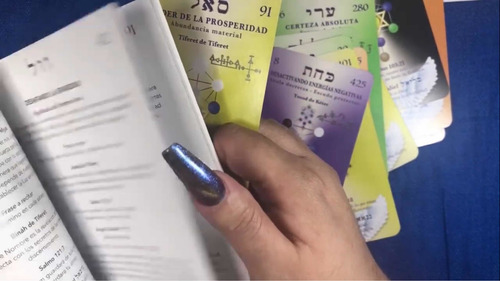 Imagen 2 de 5 de Los 72 Nombres Sagrados De Dios, Libro Acompañado De Sus Car
