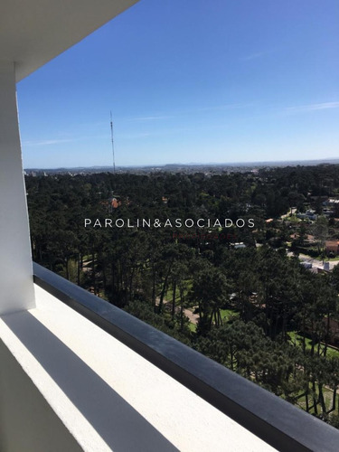 Departamento En Piso Alto En Jardines Del Country 