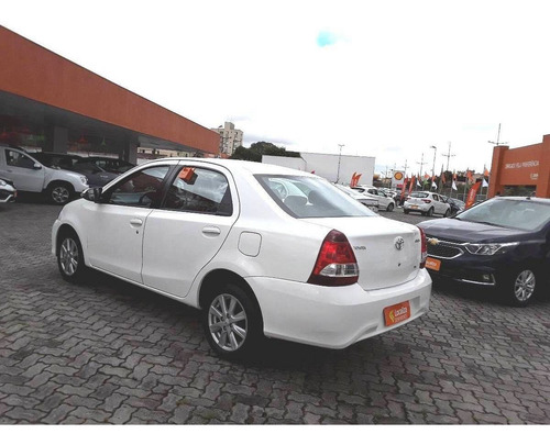 Imagem 4 de 9 de Toyota Etios 1.5 X Plus Sedan 16v Flex 4p Automático