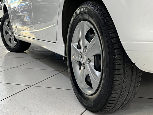 Chevrolet Onix 1.0 MPFI LS 8V FLEX 4P MANUAL