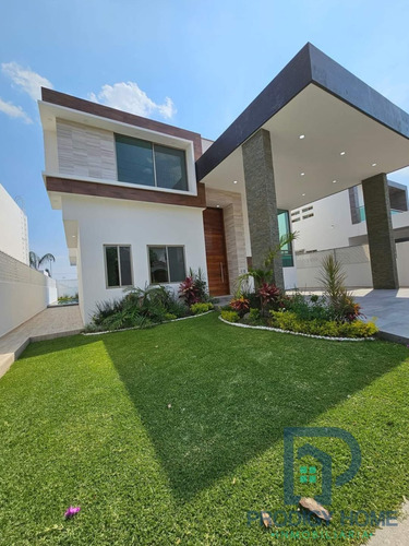  Casa En Venta Fraccionamiento Lomas De Cocoyoc 