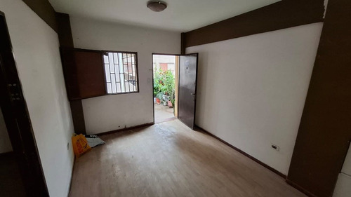 Se Vende Departamento 1 Dorm. Monoblock Stabio