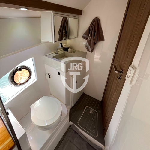 Lancha Evolve 360 Ht (oportunidade Com Gourmet E Plataforma)