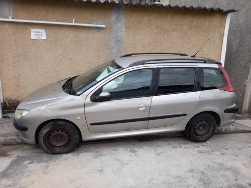 Imagem 1 de 4 de Peugeot 206 Sw 2005 1.4 Presence 5p