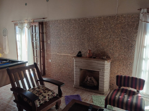 Casa De 5 Ambientes Con Local Al Frente