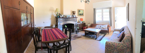 La Paz. Venta De Confortable Casa En Buena Ubicación.