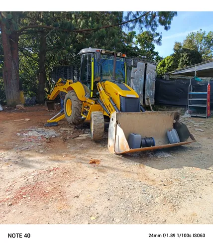Retroexcavadora New Holland B110b Cabinada Con 4500 Horas