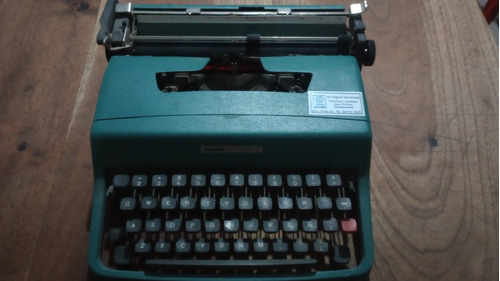 Máquina De Escribir Antigua Olivetti Lettera 32 