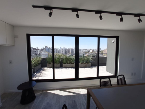 Imagen 14 de 18 de Monoambiente Con Amenities, Nuevo, Bv Artigas Y Maldonado, Piscina, Gim, Barbacoa, Renta !!