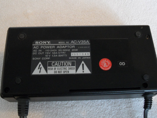 Cargador Sony Ac-v35a Para Camaras De Video 8 Original (Usado)