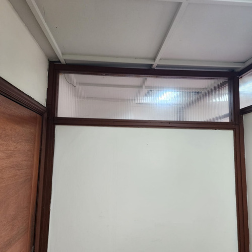 Emprende Con Éxito: Oficina Estratégicamente En Huérfanos