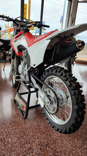 Imagen 7 de 7 de Honda Crf230f
