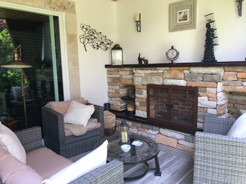 Imagen 11 de 18 de Casa En Renta En Misión San Jerónimo