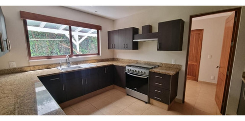 Gran Ubicacion De Esta Casa En Venta Y Renta