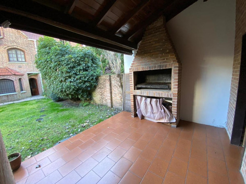 Casa En Venta 4 Dormitorios Con Jardín Y Parrilla - Martínez - Cercano A La Estación