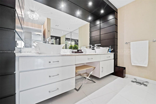 Departamento En Venta En Bal Harbour, Miami, Florida