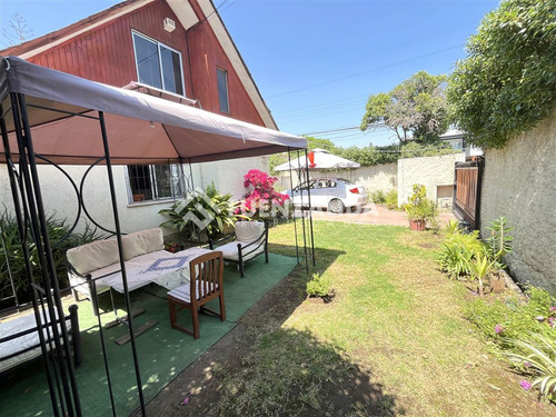Casa En Venta De 3 Dorm. En Las Condes